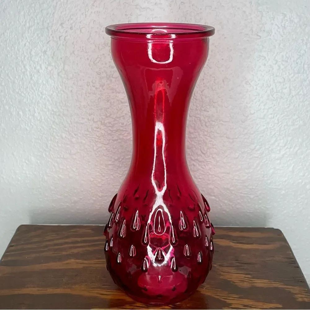 Greenbrier International Textured Pink Strawberry Glass Vase